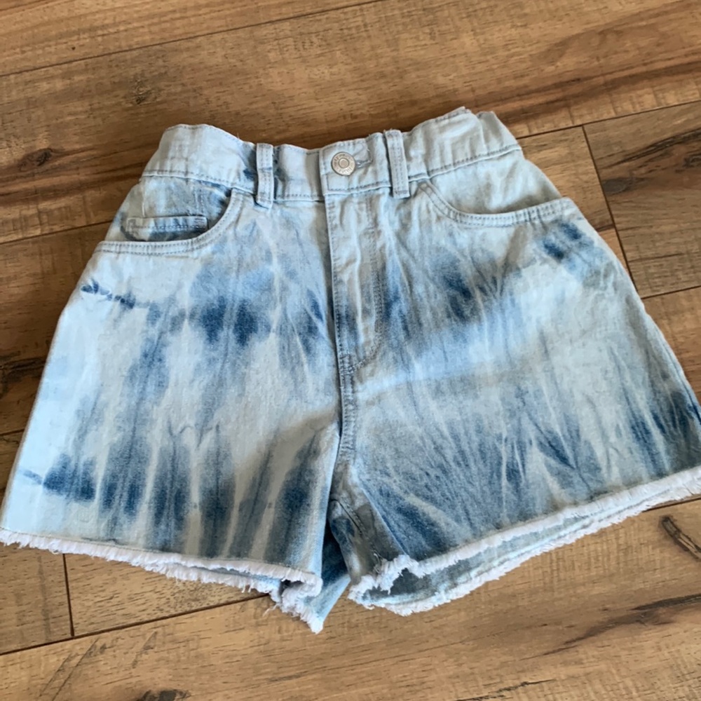 Oshkosh blue denim tye dye cut off shorts NWOT